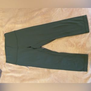 Lululemon align high rise crop capris size 4 dark forest